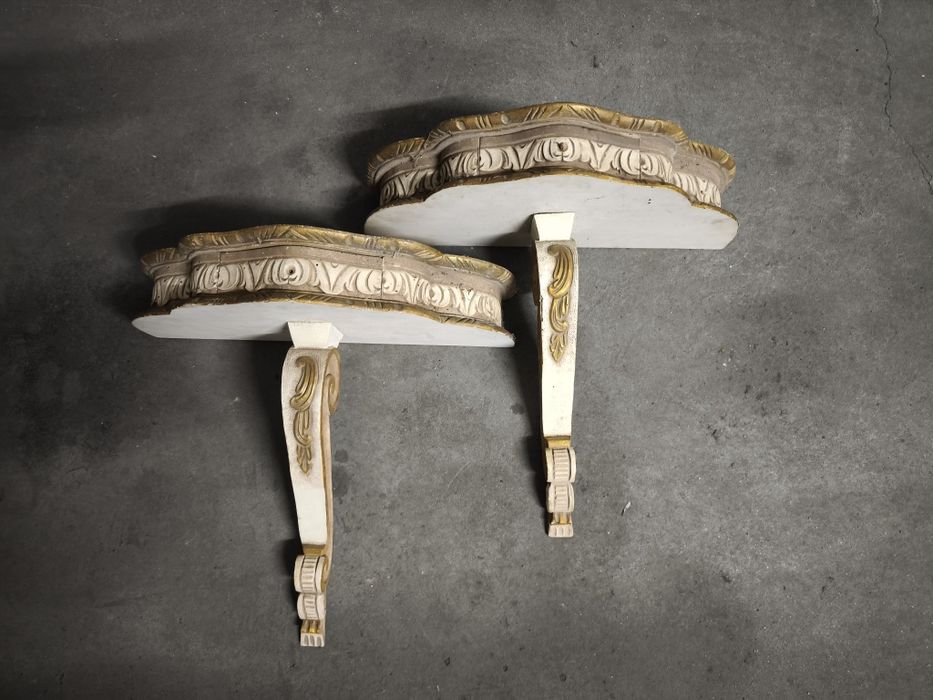 Mísula em Madeira, Lacada com Gaveta e Dourados