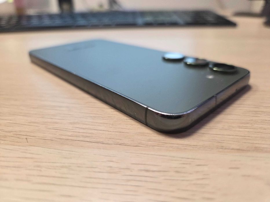 Samsung Galaxy S23 5G 8/128GB SM-S911B/DS Bardzo dobry stan