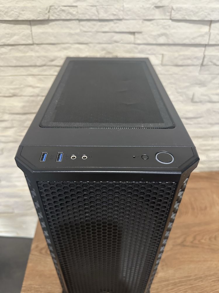 Komputer stacjonarny Intel Core i7-10700F, dysk ssd 1 TB + monitor