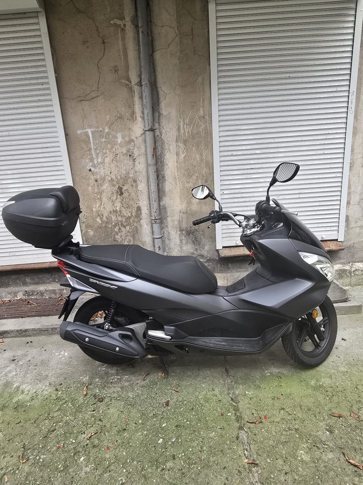 Honda pcx 125  led, kufer.