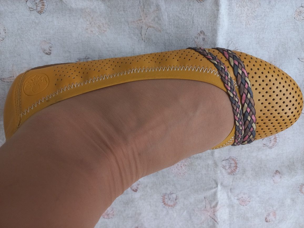 Балетки кросівки сандалі Туфлі