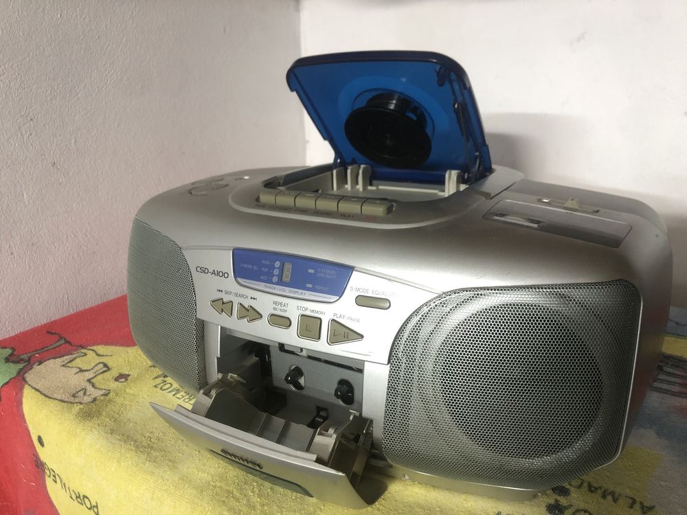 Radio leitor de cd e cassate aiwa e maquina de barbear philips