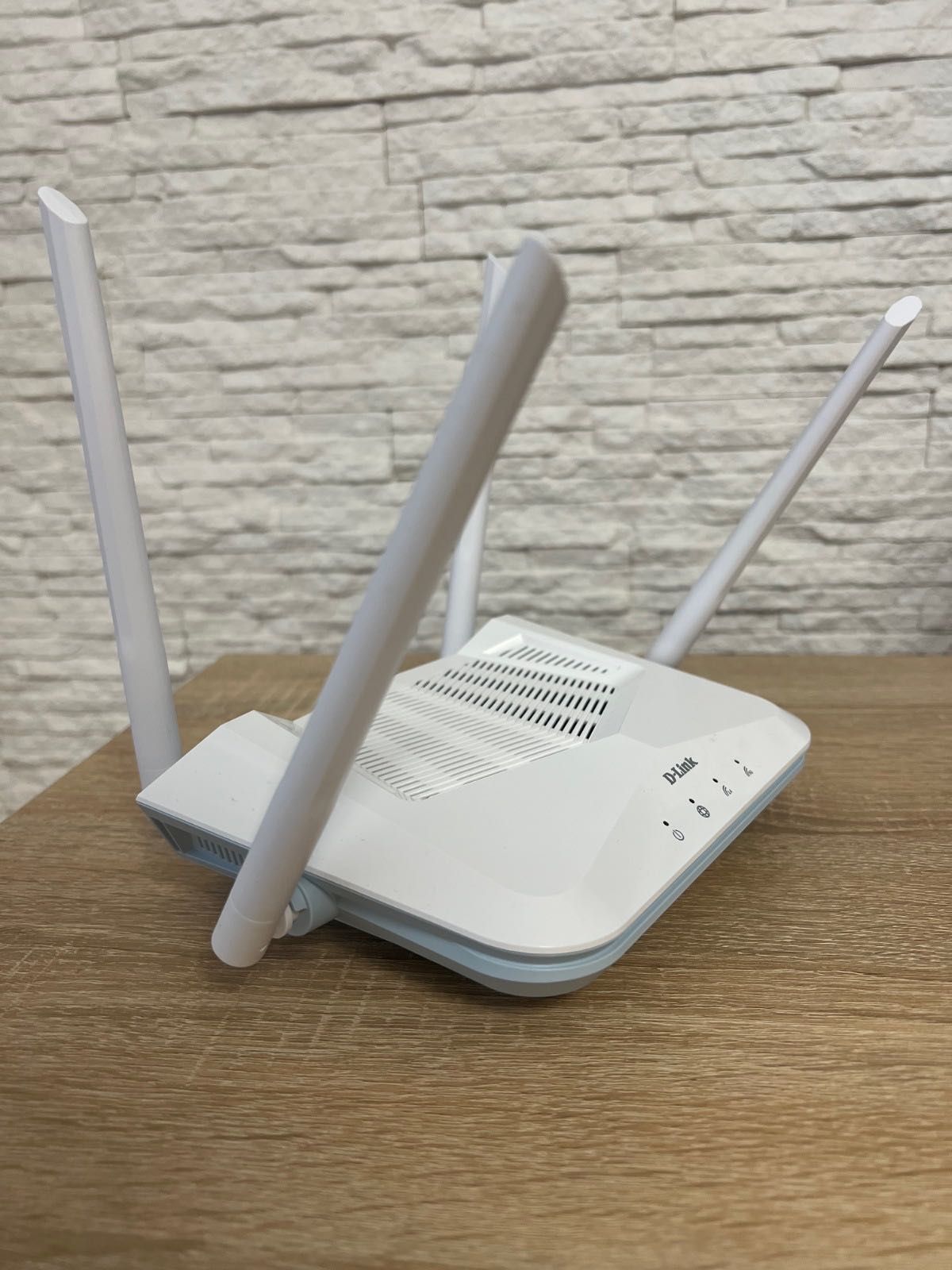 D-Link AX1500 R15 router bezprzewodowy