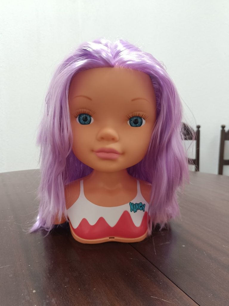 2 Boneca Nancy outra marca desconhecida com acessórios