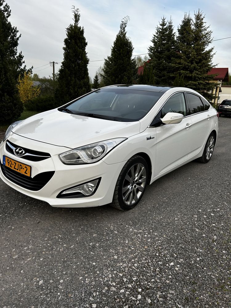 HYUNDAI i40 2012r