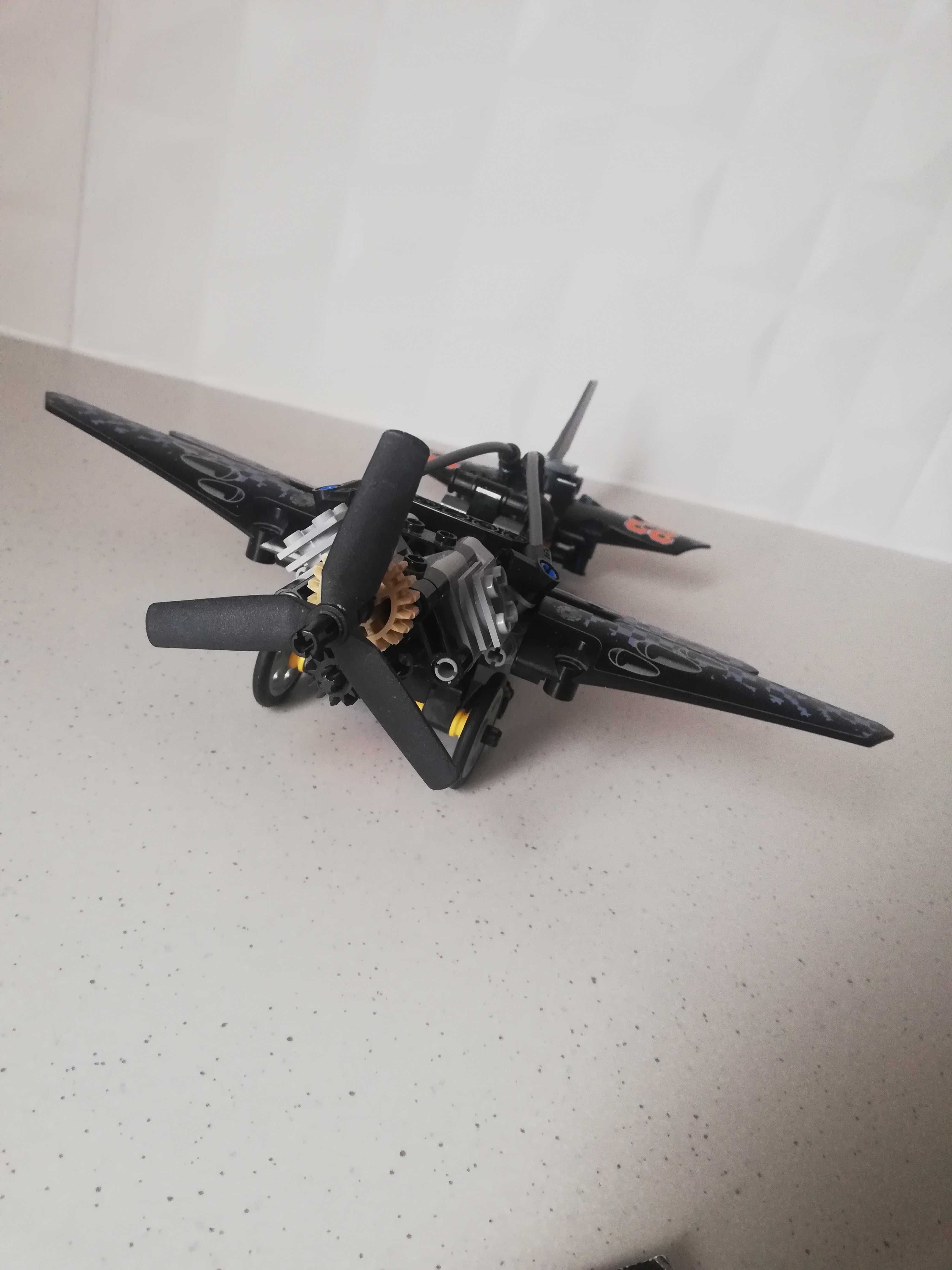 Lego Technic 42034 Quad z napędem i samolot