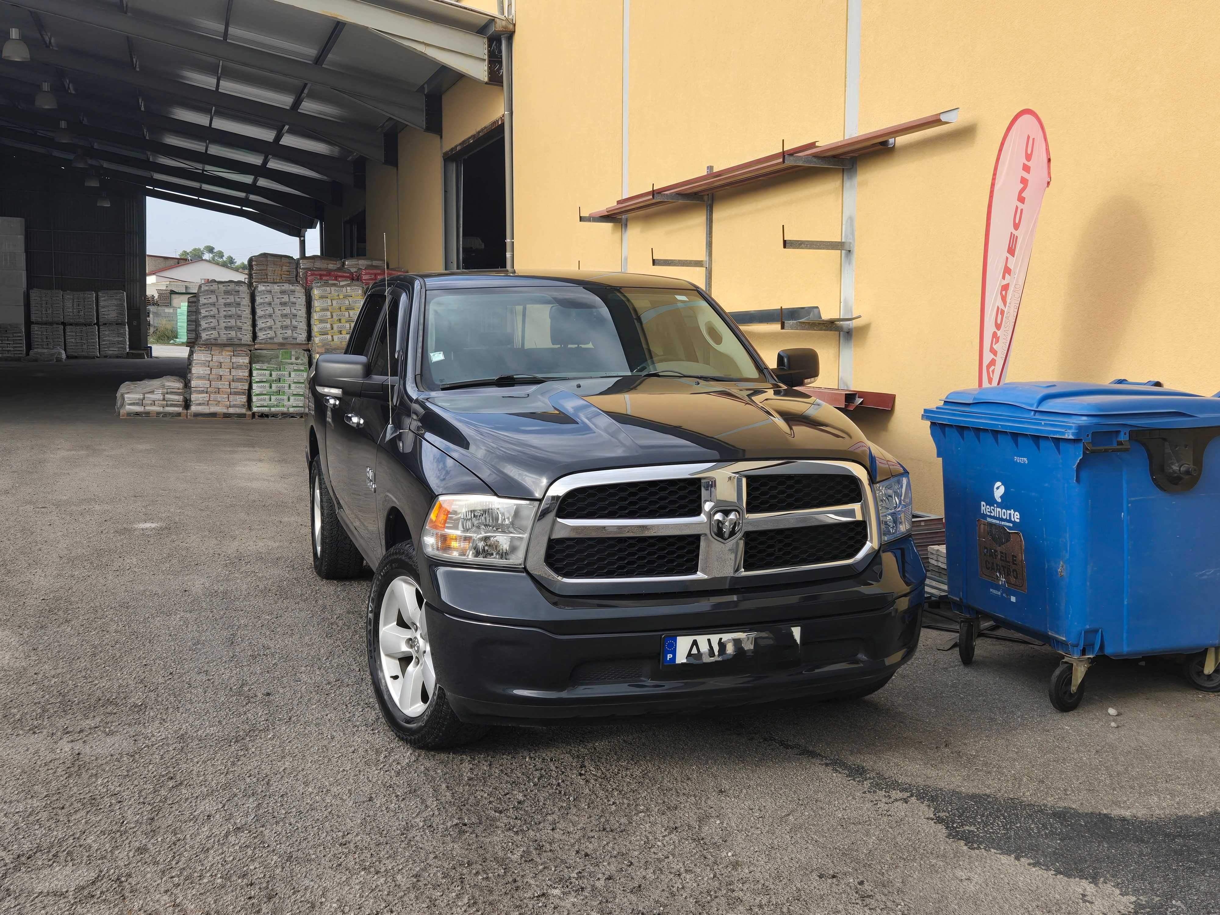Dodge Ram 2013 SLT 4x4 V6 350hp
