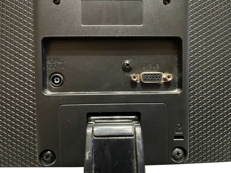 Монітор LG Flatron E2242C-BN чорний