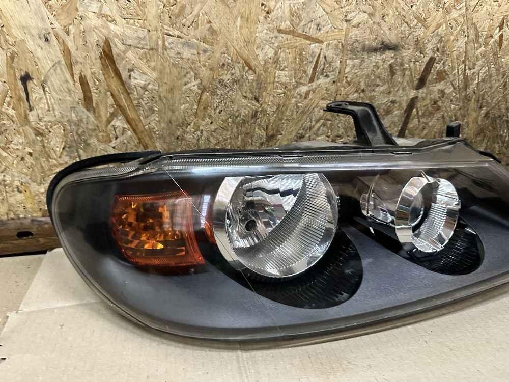 Передні фари Nissan Almera N16 Нісан Альмера Н16 2002—2006 ціна за пар