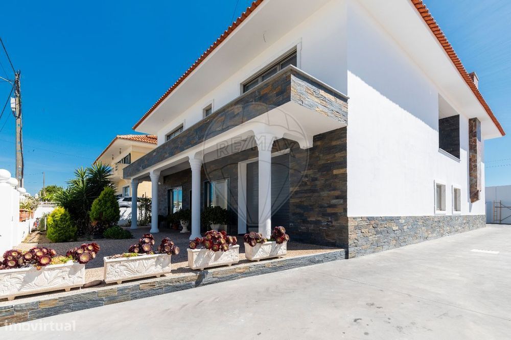 Moradia T4 para venda