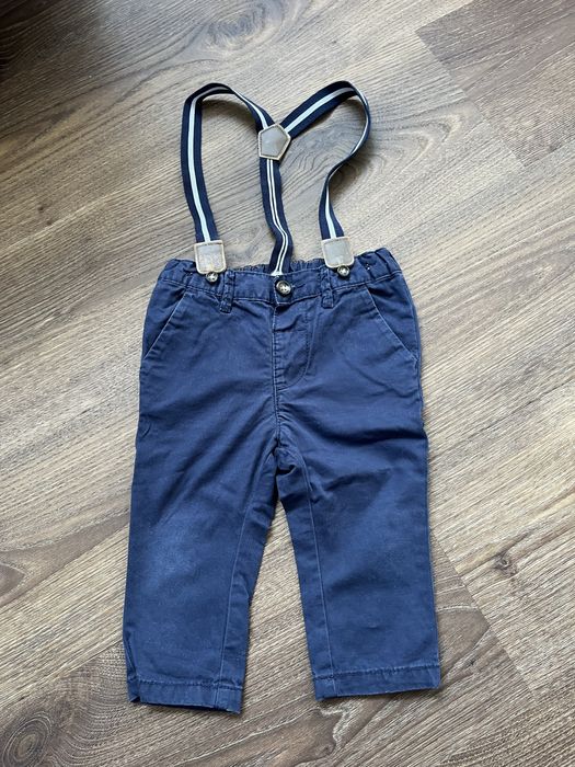 Granatowe spodnie z szelkami smyk rozmiar 74