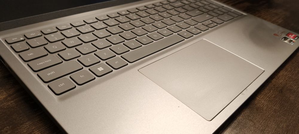 Laptop Dell Inspiron 5515