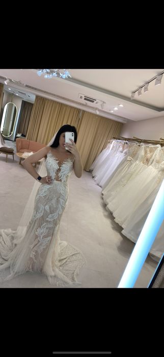 Весільна сукня Millanova зі шлейфом рибка