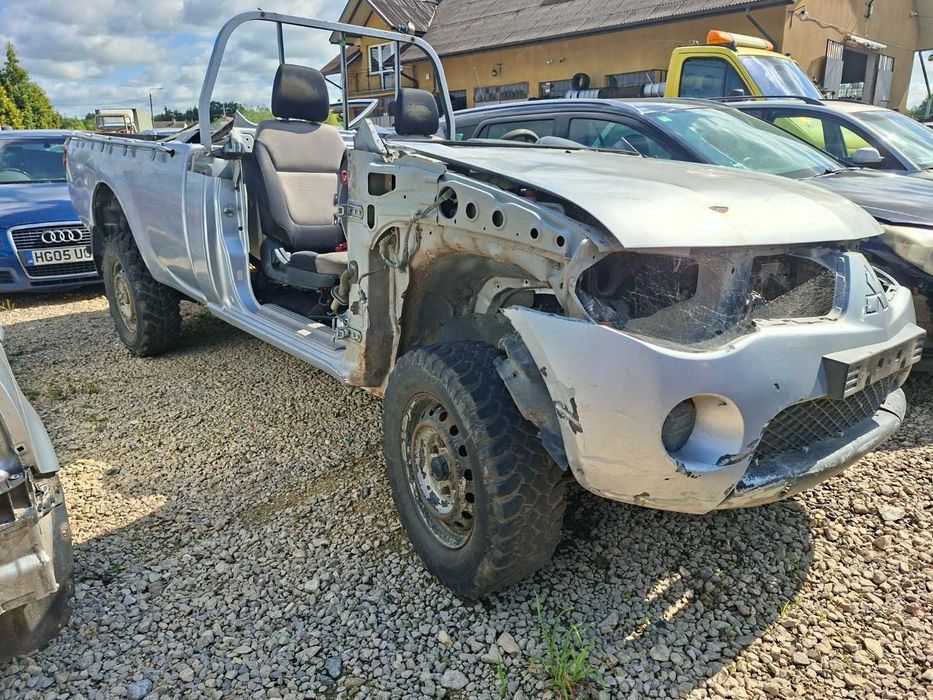 Mitsubishi L200 na części