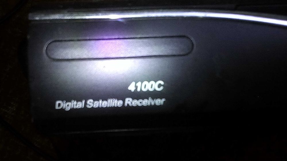 Спутниковый приемник digital satellite receiver 4100c.  Б/у  продам
