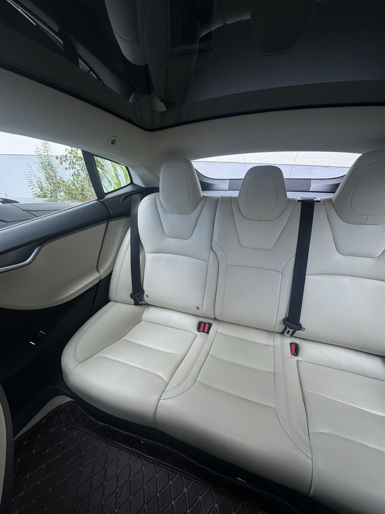Tesla model S 75d