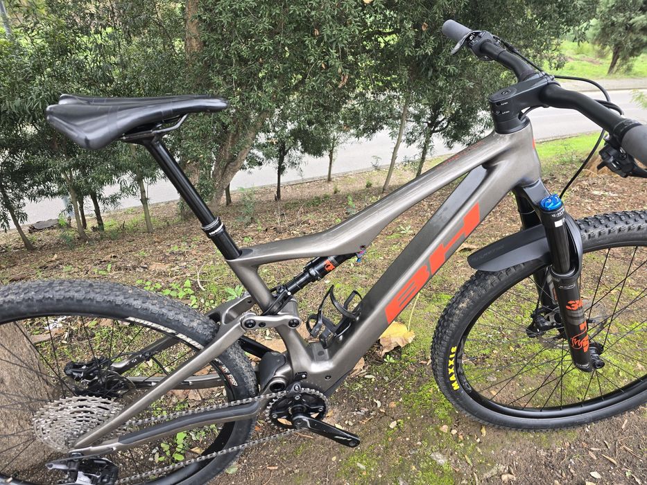 Bh eletrica bem equipada impecavel