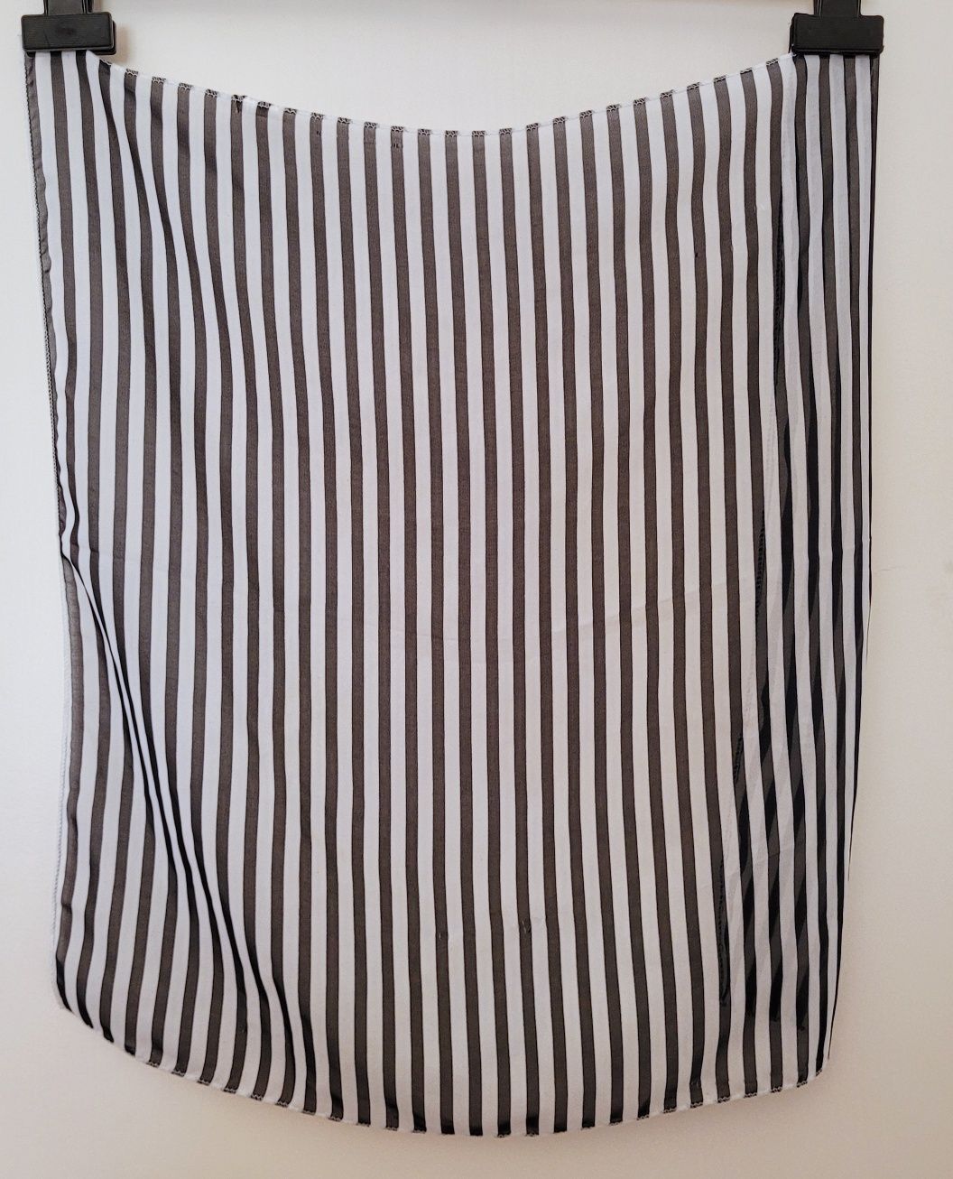 Quatro lenços/cachecóis por €12