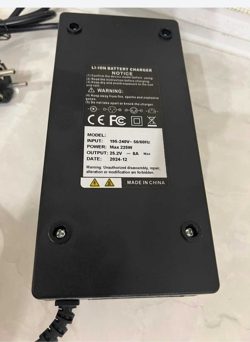 Блок живлення, зарядне до BLUETTI, зарядний пристрій