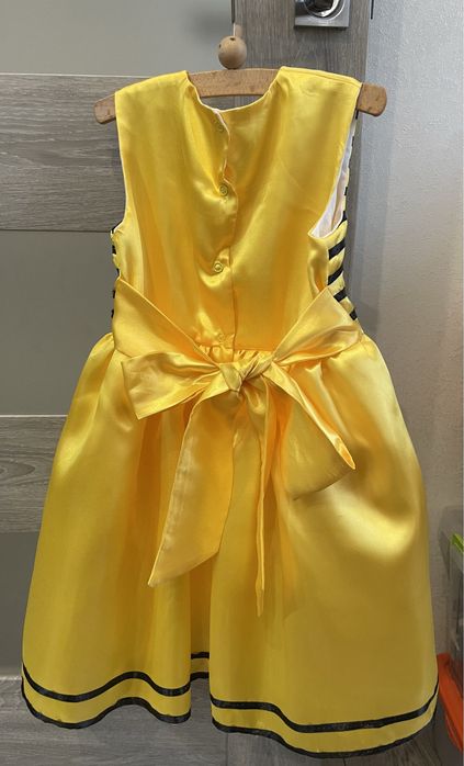 Продам (здам) сукню бджілки