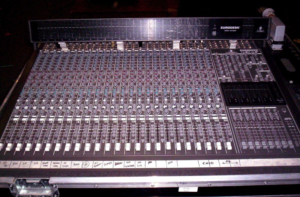 pa sistema de som furacão+mesa mistura behringer MX8000