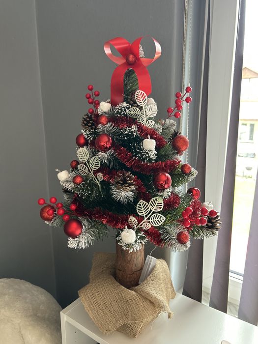 Choinka na pniu 70 cm z DEKORACJĄ i ozdobami - ubrana [producent]