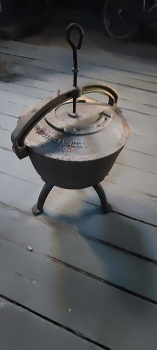 Kociołek żeliwny 7.5 litra