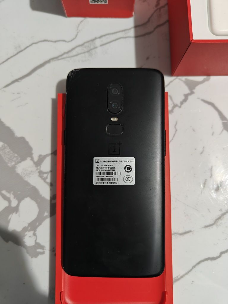 Smartfon One Plus 6T