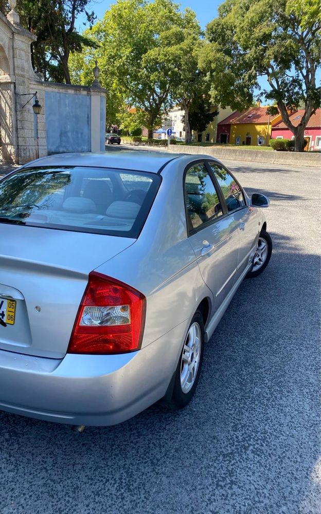 Vendo Kia cerato 2005