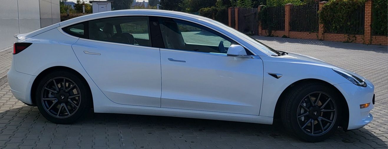 Tesla model 3 Dual Motor Long Range 2019