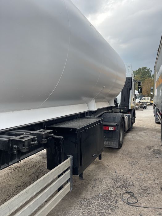 Газовоз щойно пригнаний та реставрований