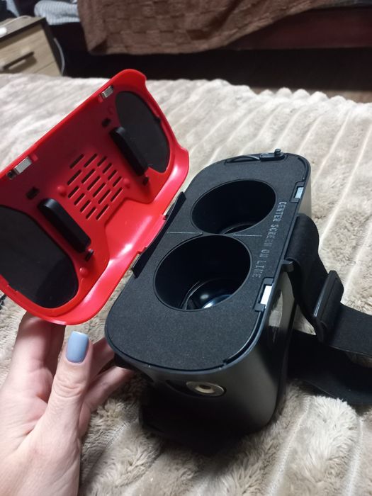 Окуляри віртуальної реальності для смартфонів