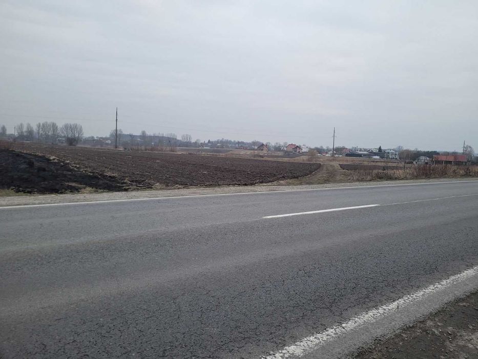 земельна ділянка с. Жовтанці біля траси