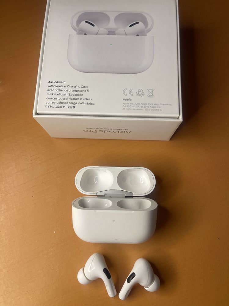 Продам свої Airpods Pro першого покоління