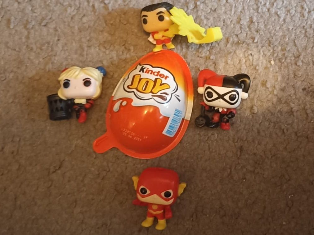 Figurki DC Kinder Joy