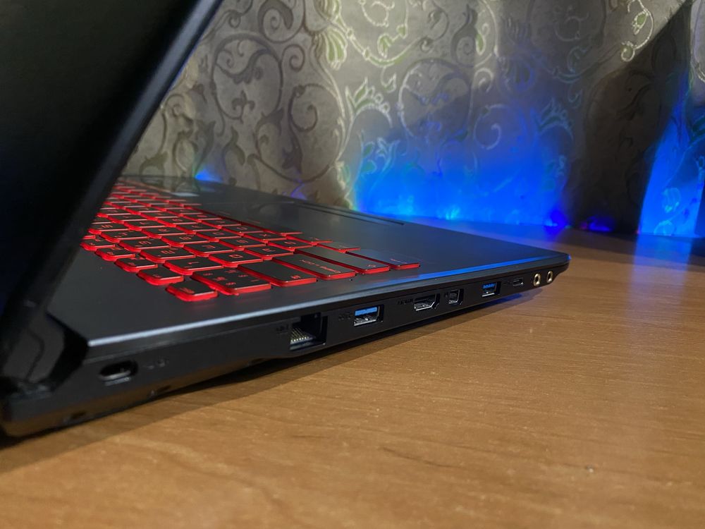 Игровой ноутбук msi GV62 8RE i7-8750H/ gtx 1060 /ssd/ddr4