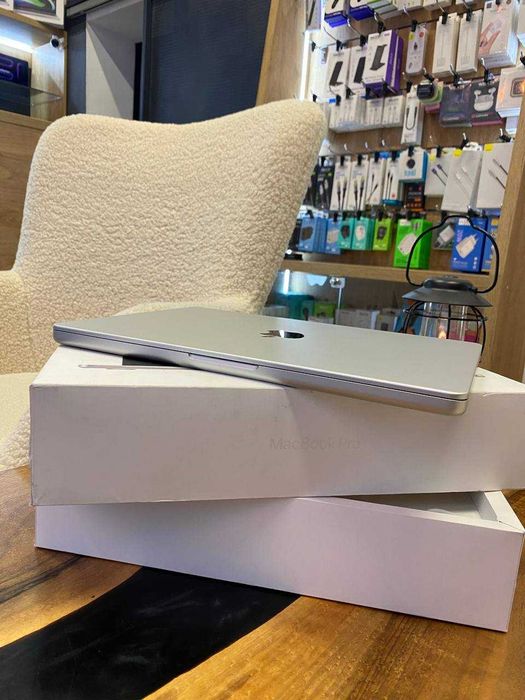 Ноутбук Apple MacBook Pro 14" M3 8/1TB/8CPU/10GPU Silver (MR7K3) 2023