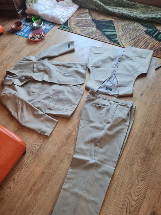 Garnitur trzyczęściowy