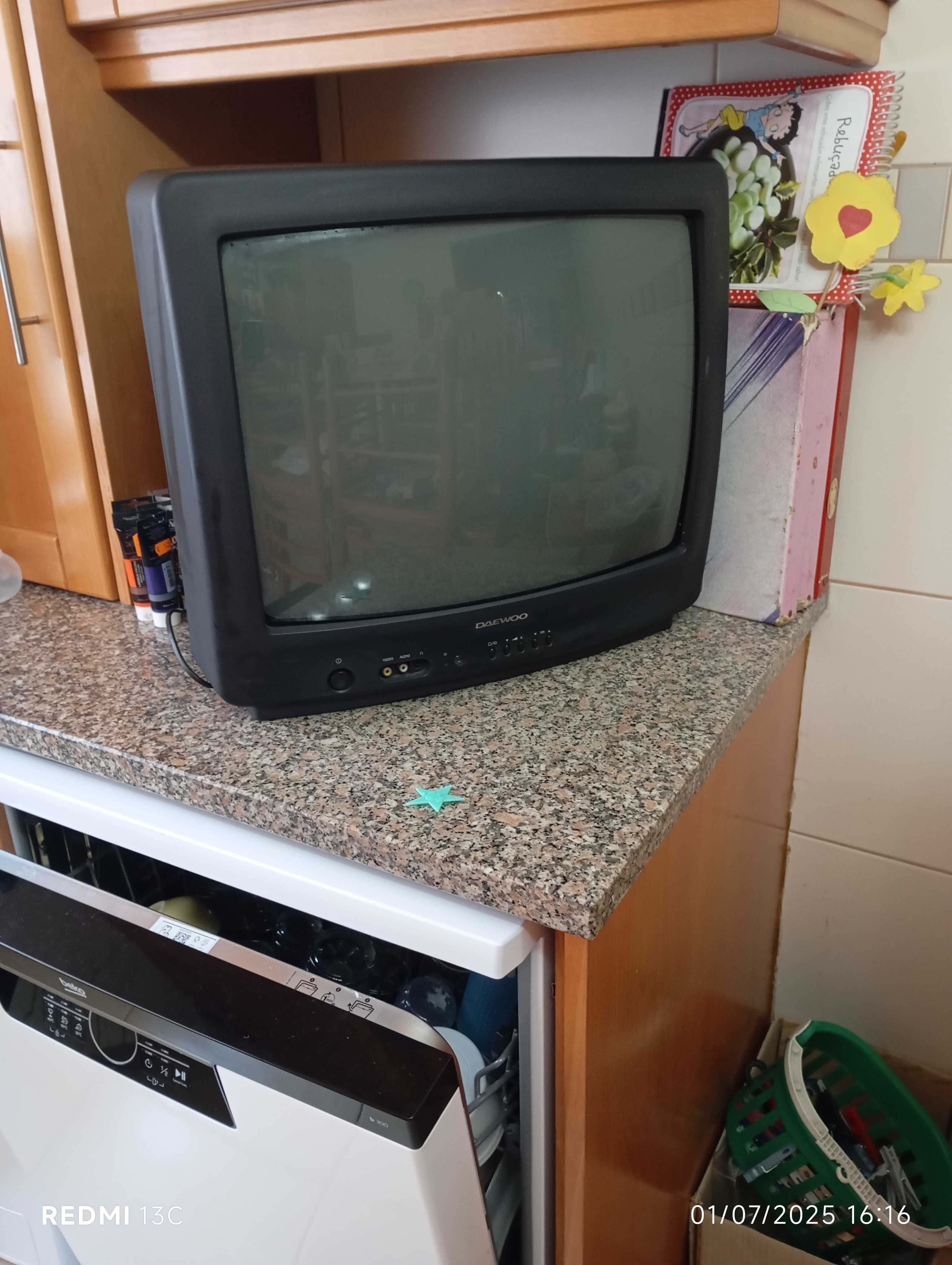 Televisão Daewoo a funcionar