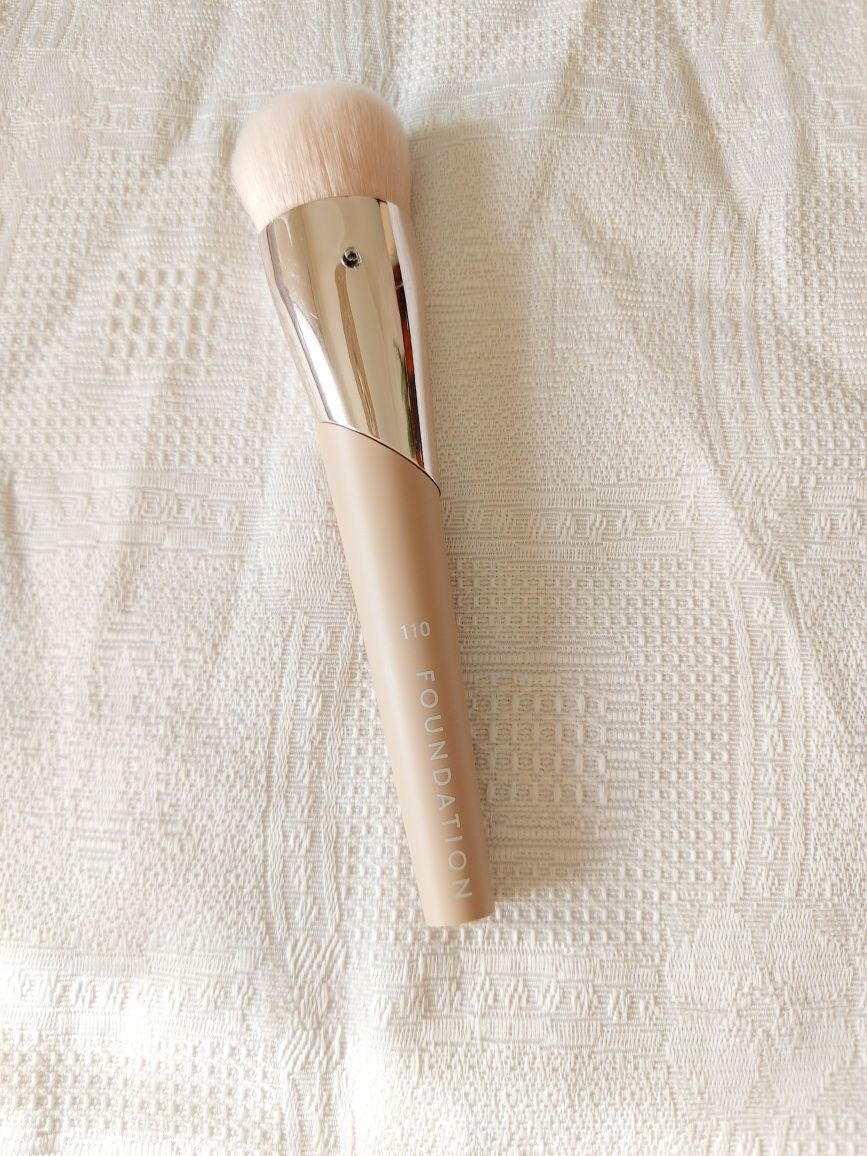 Fenty Beauty Foundation brush