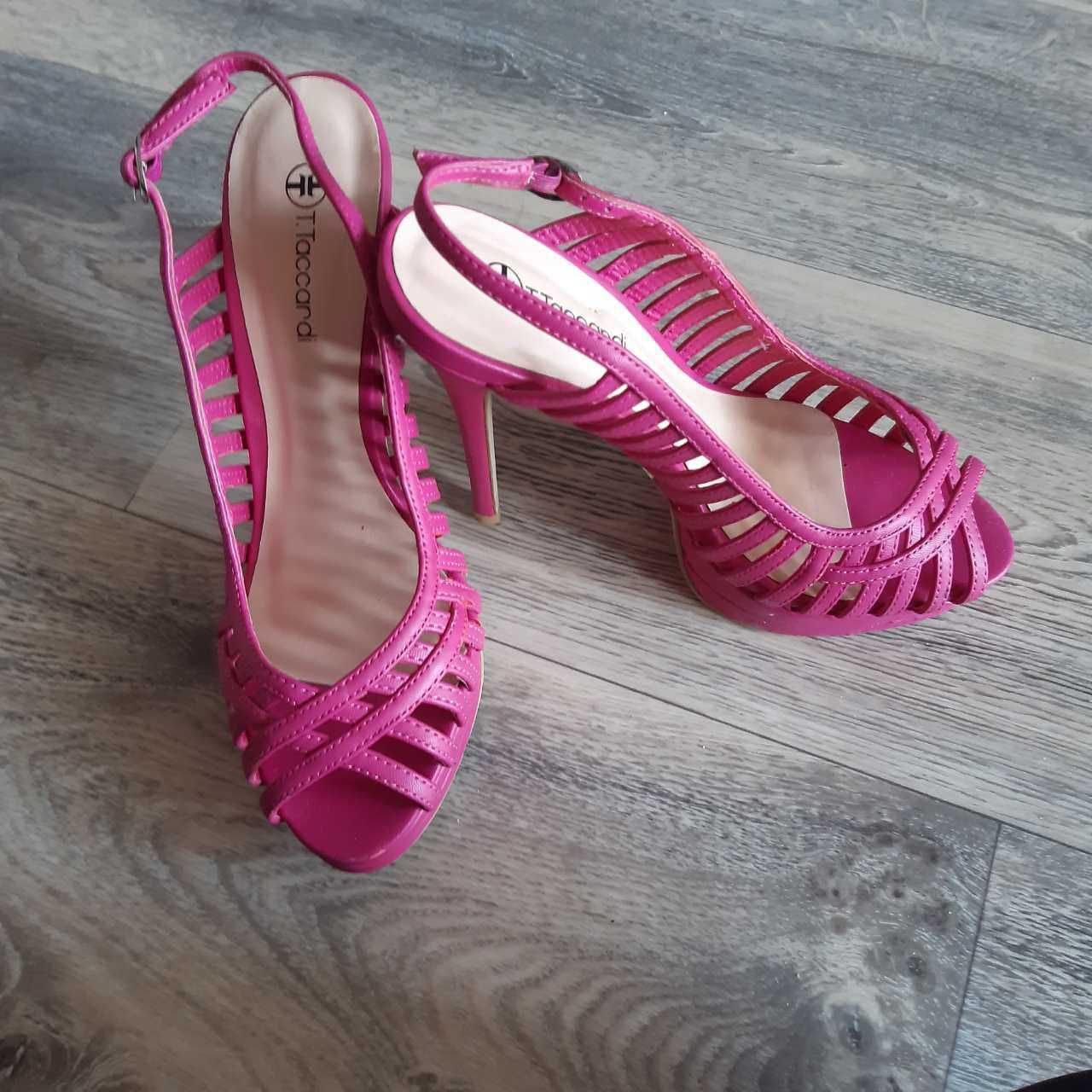 Туфли розовые 37 размер 1к