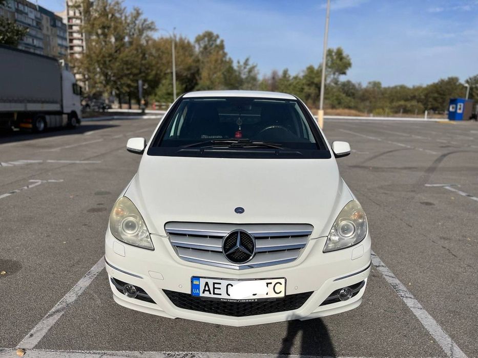 Продам Mercedes-Benz B 180 2010