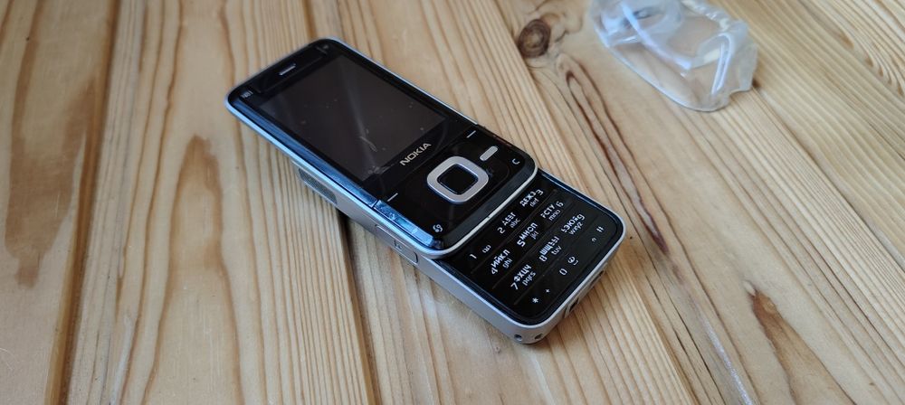 Nokia N81           .