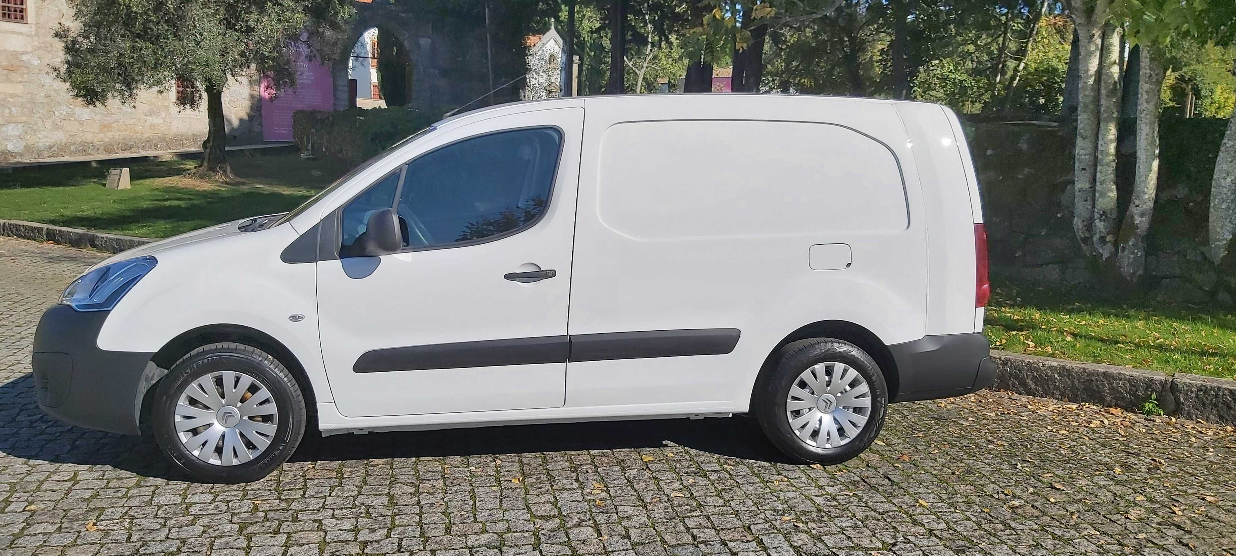 Berlingo Nacional L2 Longa 2018 94.500Km 100cv sem iva dedutível