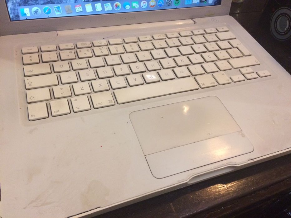 MacBook White 13” (Early 2009) + caixa original