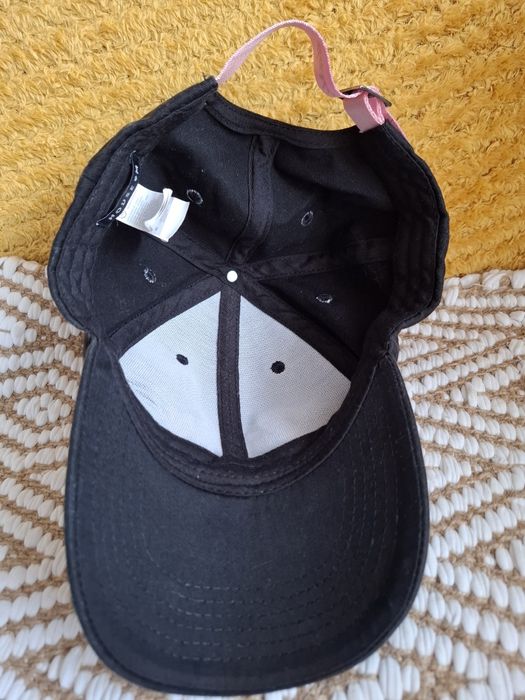 House czapka z daszkiem