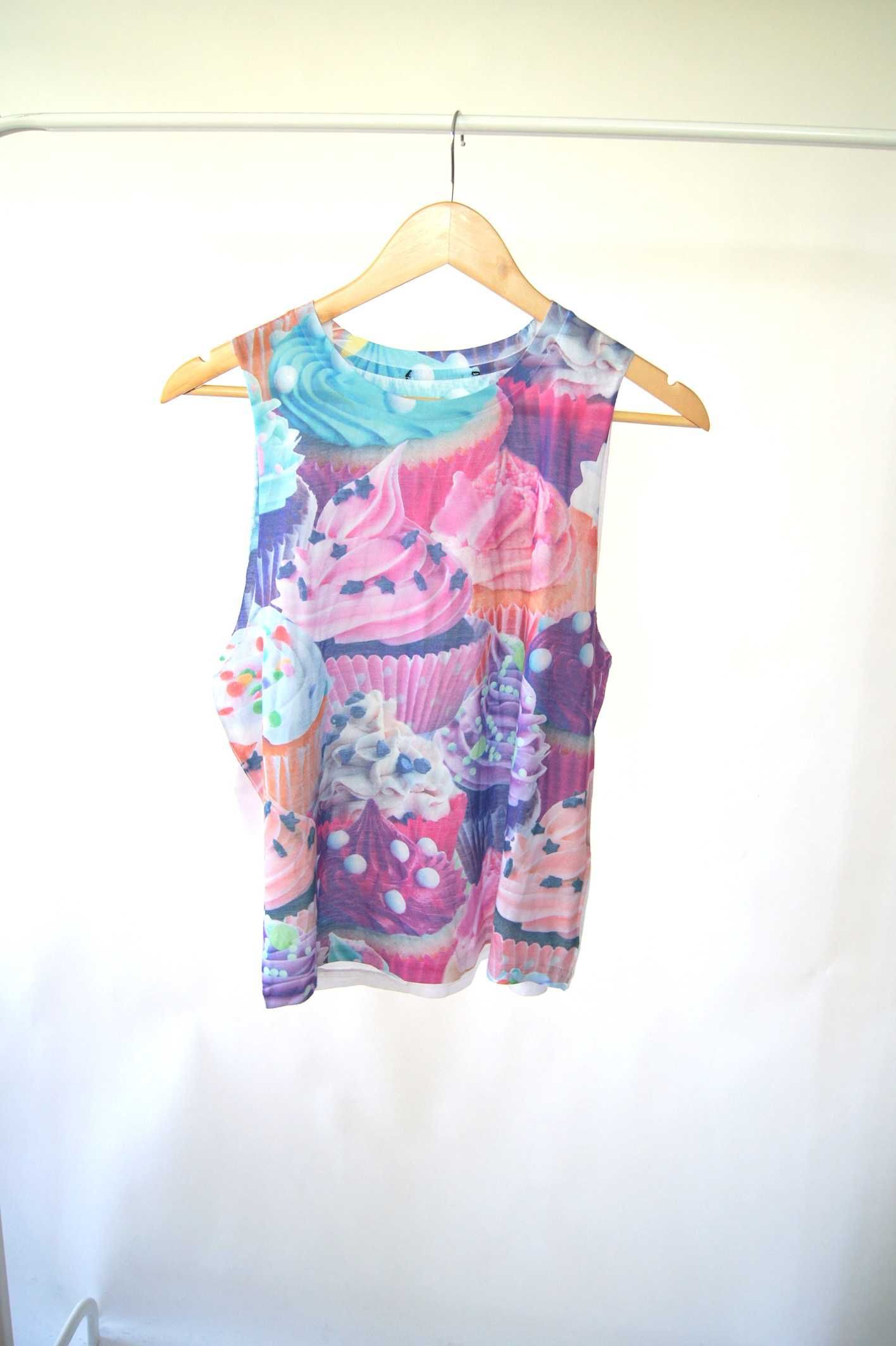 biała fioletowa kwiecista koszulka t-shirt damska croptop S M we wzory