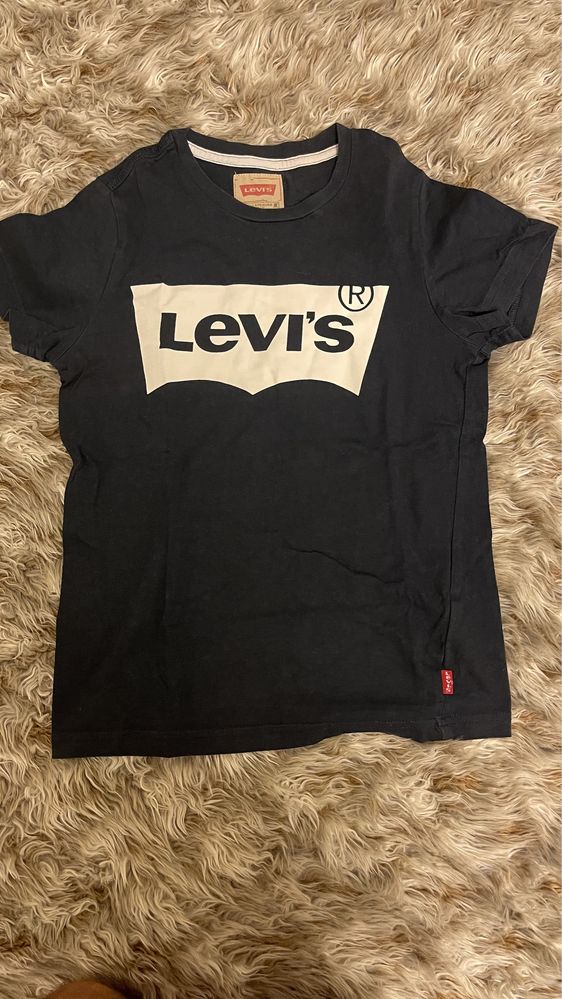 T shirts criança Levi’s - como novas