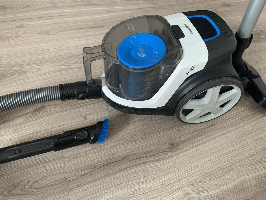 Пилосос philips 900w