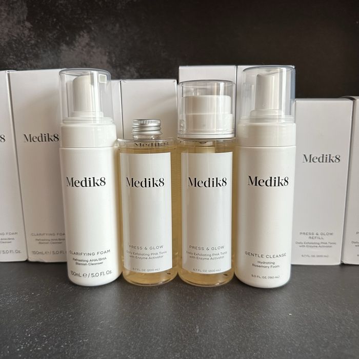 Тонік PRESS & GLOW Medik8 Gentle Cleanse Clarifying foam пінка розмари